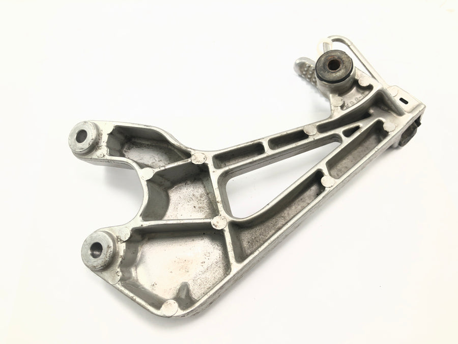 Honda VFR 800 FI RC46 [1999] - Footrest, passenger footrest, rear right footrest holder