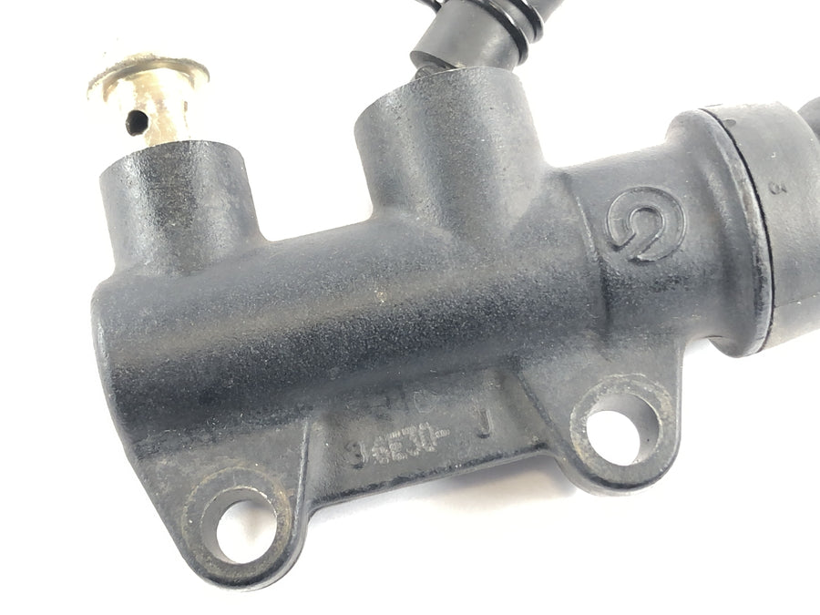 Moto Guzzi Norge 1200 [2006] - brake pump behind