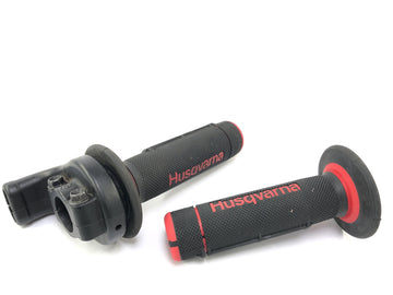 Husqvarna SM 630 A4 [2010] - Lenkerarmatur rechts Gasgriff mit Griffgummis