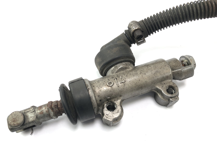 Kawasaki Z 1100 KZT10A [1984] - brake pump at the back foot brake pump