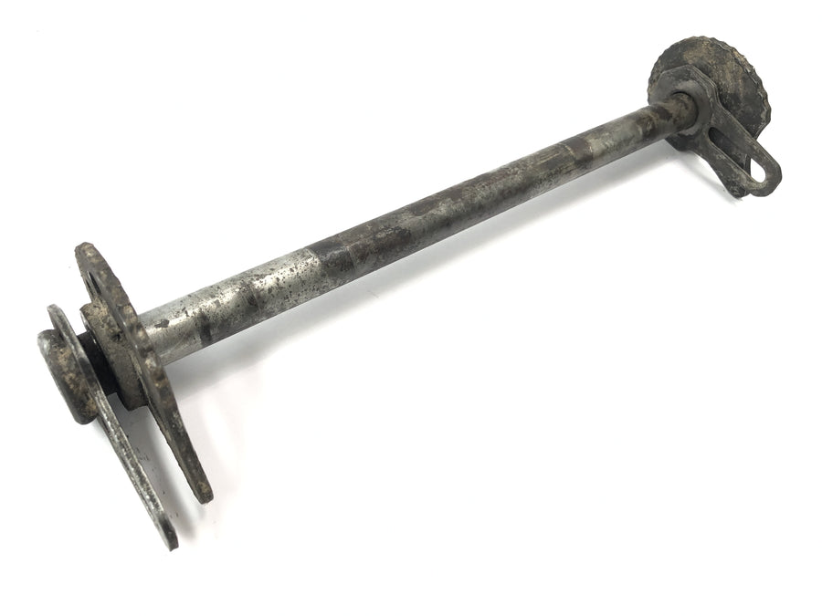 Yamaha XT 600 Z Ténéré 1vj [1986] - rear wheel axle of the lip axle axis with the back with chain tensioner