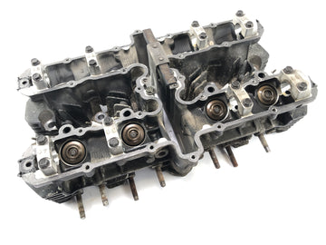 Kawasaki ZR7 ZR750F [1999] - cylinder head