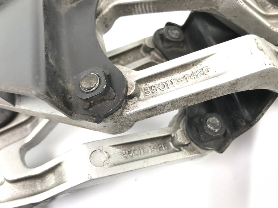 Kawasaki ZX-10 ZXT00B [1990] - Fußrastenanlage Sozius Fußstützen links und rechts