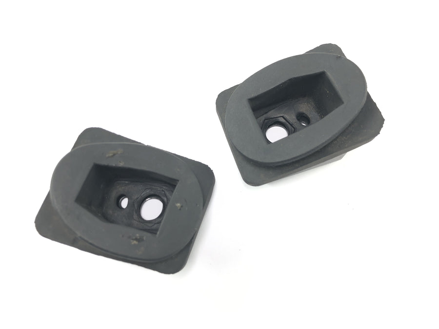 TRIUMPH DAYTONA 955I T595 [1998] - Rear frame mount rubber bearing bracket mounting block