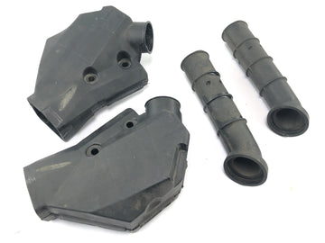 Triumph Daytona 900 T300D [1996] - Air filter box airbox intake funnel air guide