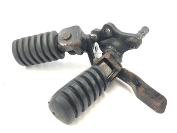 Yamaha XT 350 3YT / 55V [1990] - driver's footrests on the left and right