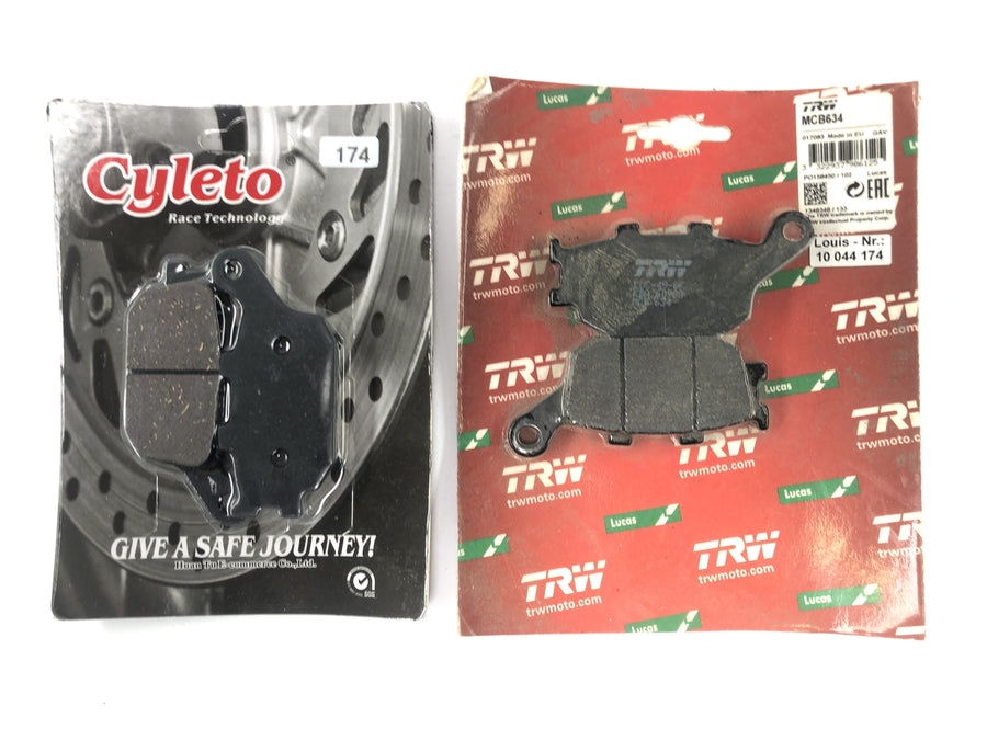 Yamaha YZF R1 RN01 [1998] - Brake pads in the front