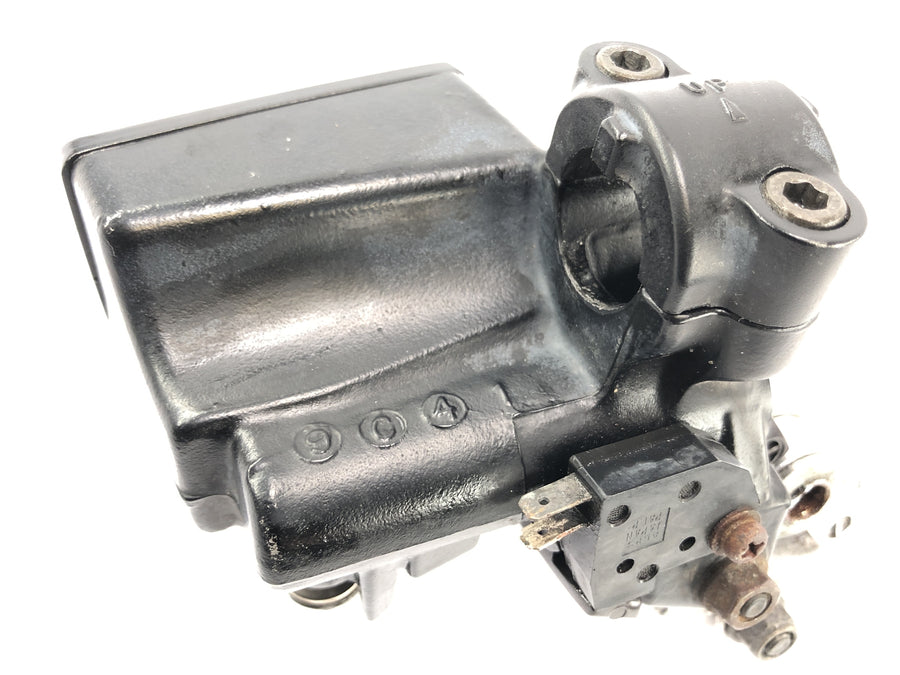 Kawasaki ZR7 ZR750F [1999] - Brake cylinder hand pump at the front lever brake pump