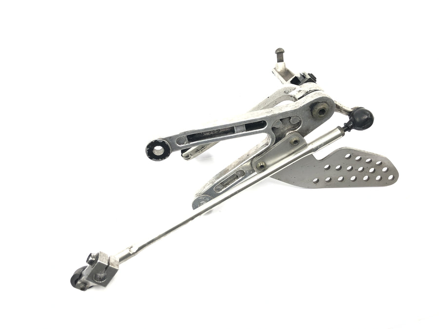 Yamaha YZF R1 RN04 [2001] - Fußrastenanlage links mit Schalthebel und Schaltgestänge