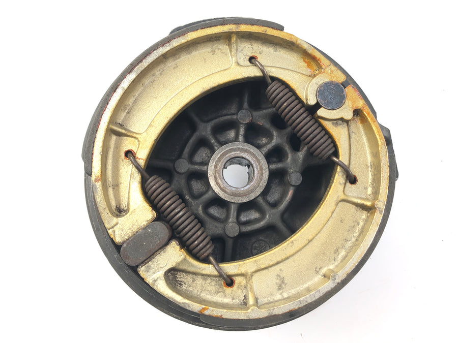 Yamaha XT 550 5Y3 [1982] - brake drum behind