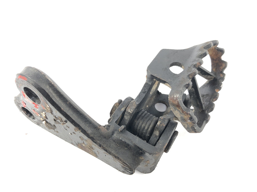 Yamaha TT 600 59X [1986] - Driver's footrest footrest with holder on the left and right
