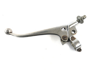 Triumph Bonneville T140V [1976] - clutch fitting with clutch lever