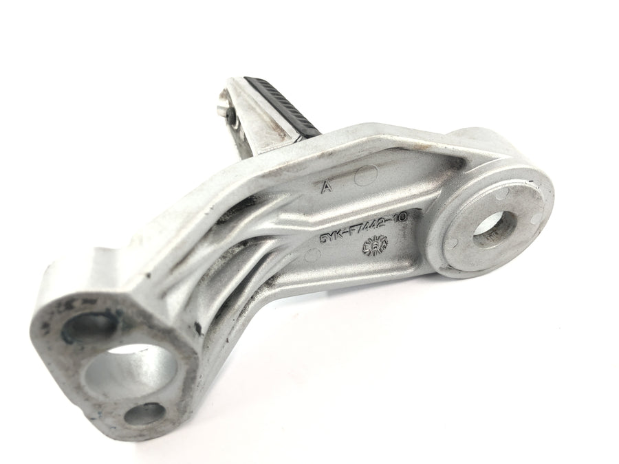 Yamaha MT 03 RM02 [2007] - Fußraste Fahrerfußraste links