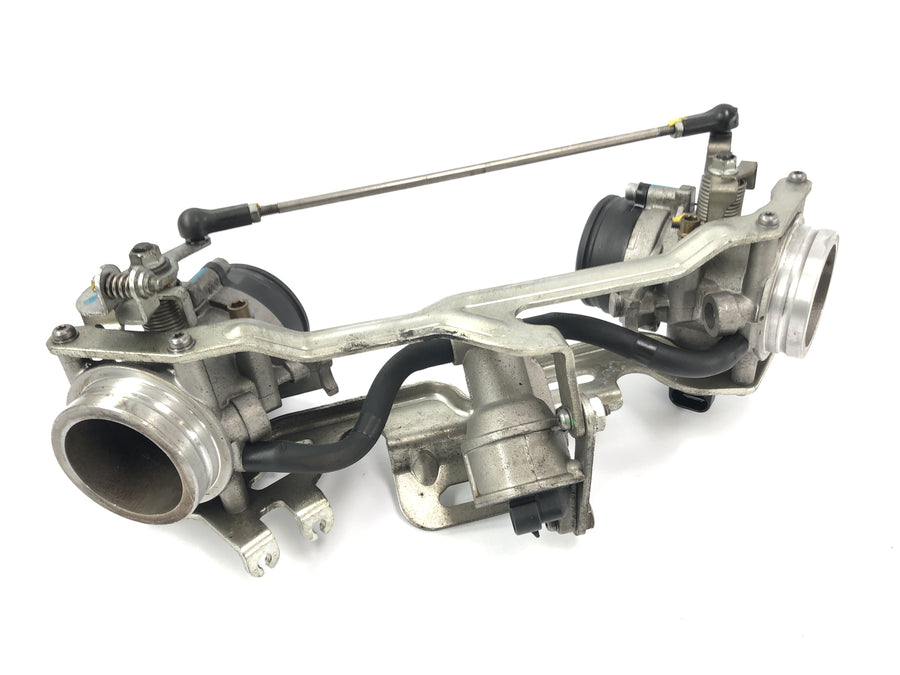 Moto Guzzi Stelvio 1200 4V [2009] - throttle valve injection system with rods
