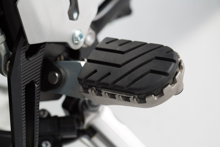 Triumph Tiger 900 GT Low [2020-2022] - ION footrest kit - picture 2