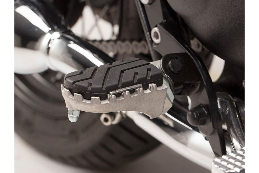 Triumph Bonneville 865 T 100 Steve Mcqueen SE [2012] - ION Fußrasten-Kit – Bild 1