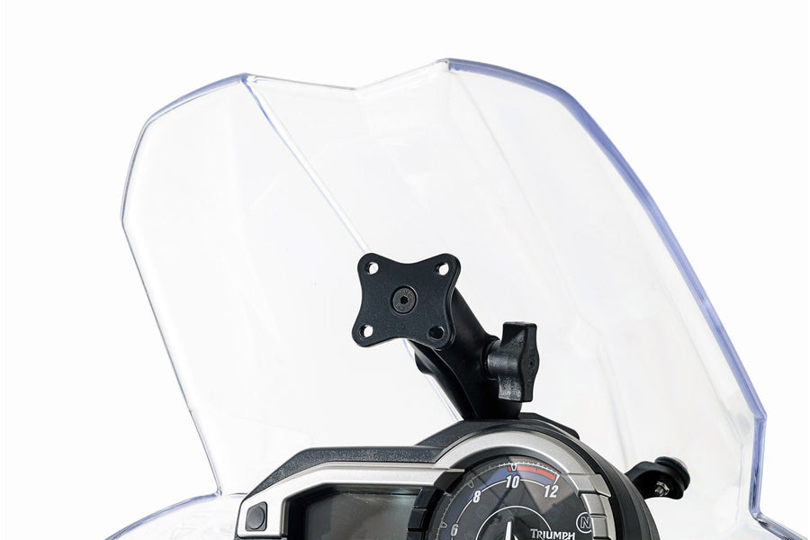Triumph Tiger 800 XCA [2015] - Navi holder in the cockpit – picture 4