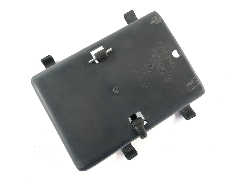 Moto Guzzi V11 [2001] - Storage compartment in the rear tool compartment