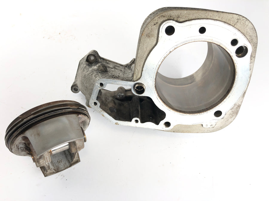 BMW R 1100 GS 259 ​​[1995] - Cylinder with piston