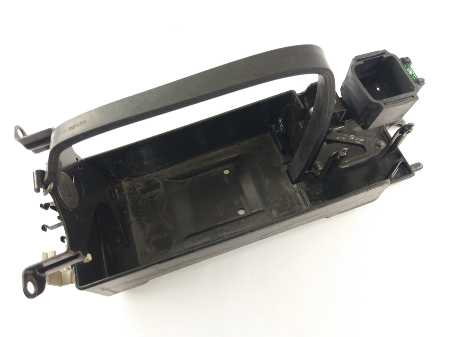 Kawasaki ZX-12R ZXT20A [2004] - Battery compartment