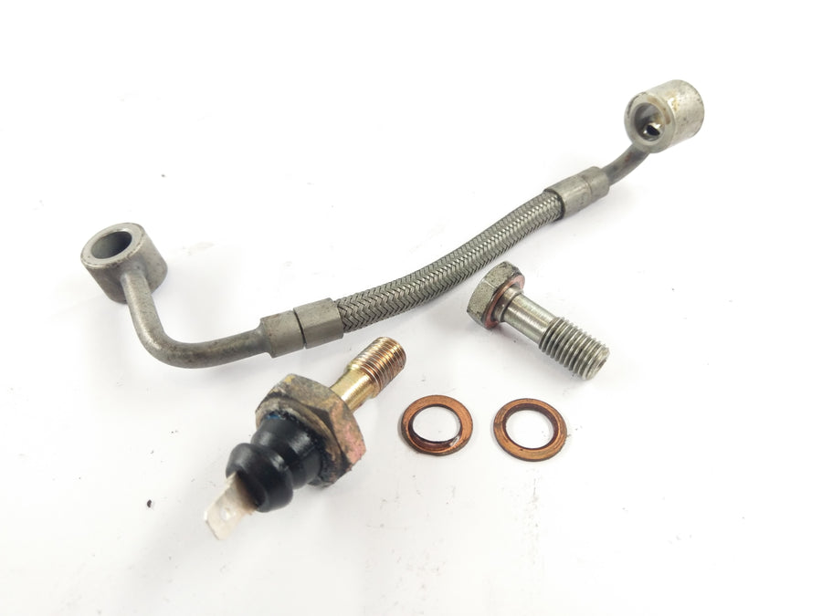 Triumph Daytona 955i T595 [1998] - Oil pipe
