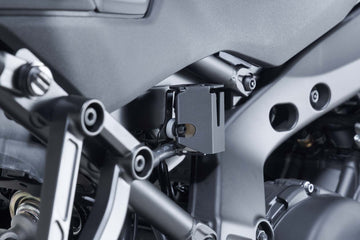 Yamaha Tracer 9 GT [2025-2026] - Brake fluid reservoir protection - picture 2