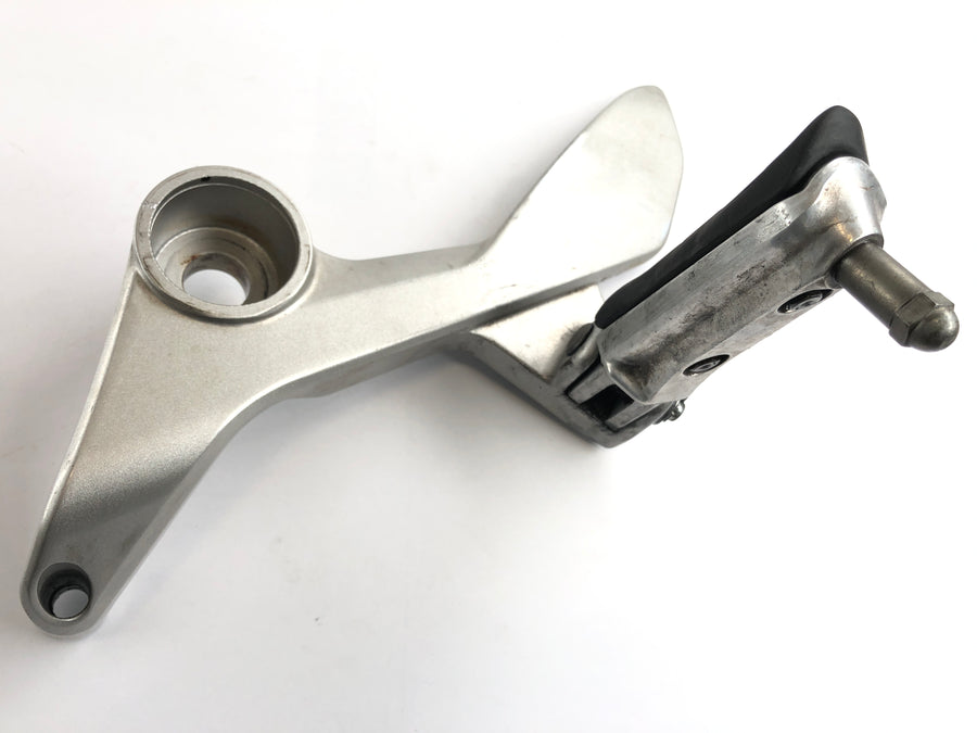 Honda VFR 800 FI RC46 [2000] - Footrest footrest holder driver left