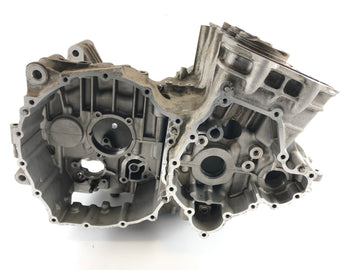 Triumph Daytona 955i T595 [2001] - Engine housing with cylinder and liners
