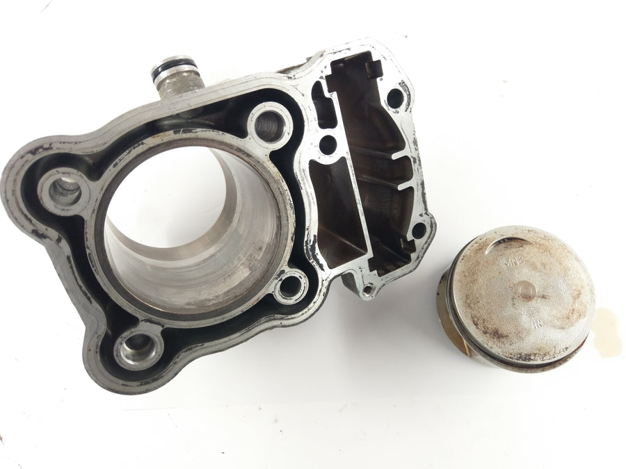 Honda Africa Twin XRV 650 RD03 [1989] - Cylinder with piston