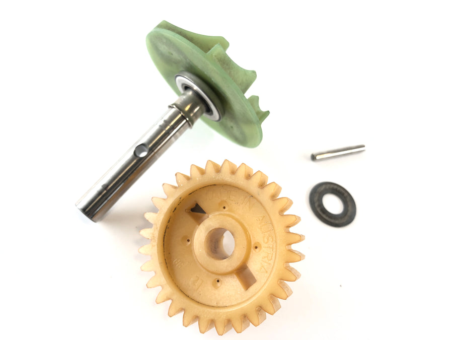 Aprilia Mille RSV 1000 ME [1999] - Water pump with drive pinion